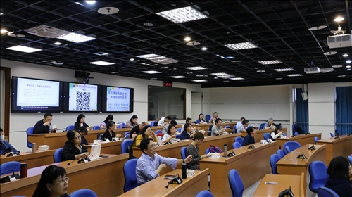 與會老師專注參與研習活動