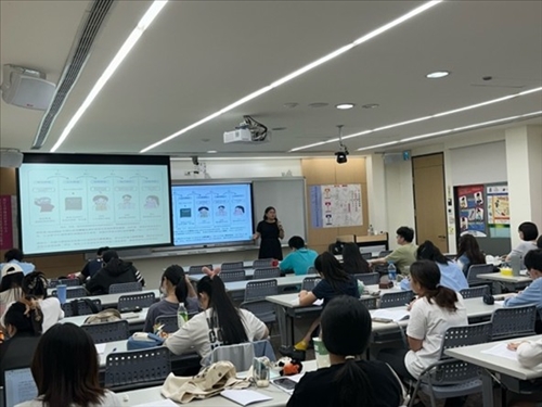 學生聆聽／筆記該科重點內容