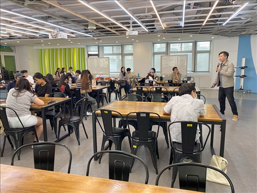 專業課程講座：如何在20歲就為30歲、40歲甚至退休人生鋪路？
講者國際認證理財規劃師查爾獅(邱茂恒先生)