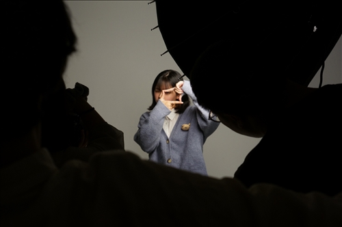 同學擔任模特兒拍攝