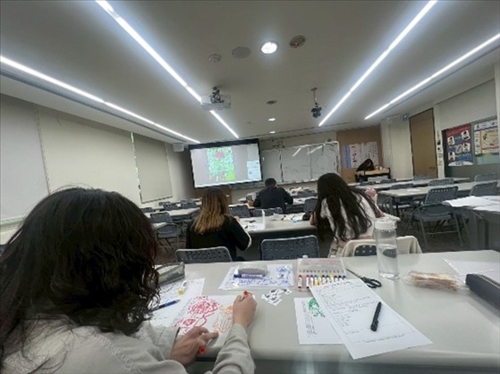 老師帶領同學教學時可使用的創作