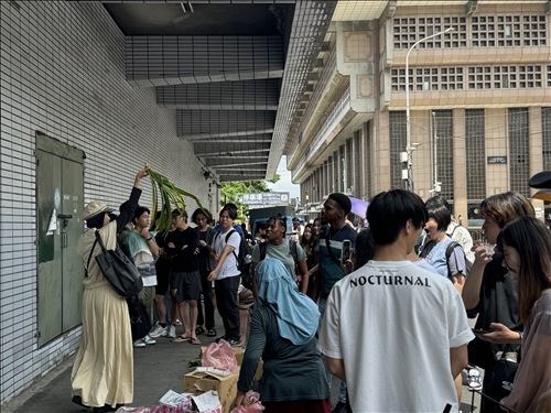 介紹印尼街攤販販售的印尼蔬菜