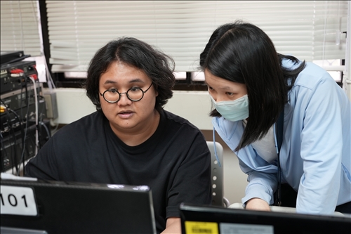 同學練習以及業師親自教導的過程