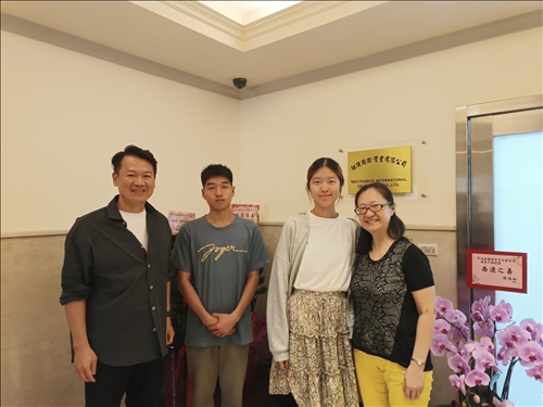 俄文系四年級黃意雯同學於紐強實業國際有限公司實習