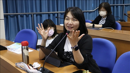 與會教師踴躍分享小組內設計思考過程