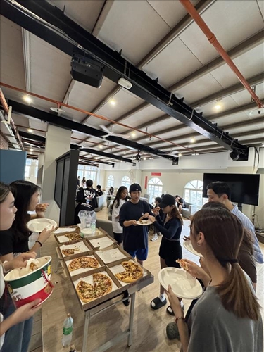 同學開心參與輔導活動