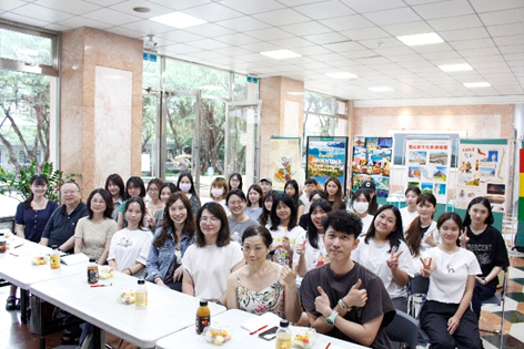 學生自主學習成果發表大合照
