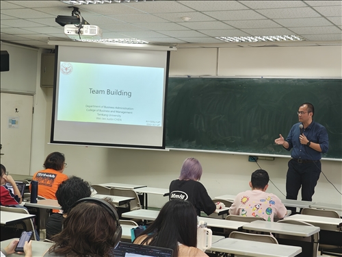 企管系陳威任老師「團隊運作模式、合作與溝通」講座