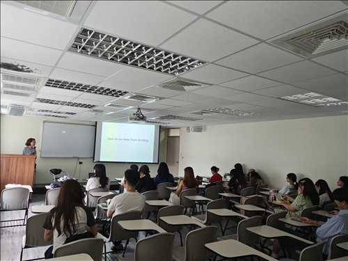 資工系馮若梅老師「AI與團隊發展學習」講座