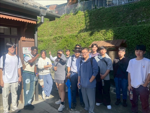 日本警官宿舍一角合影