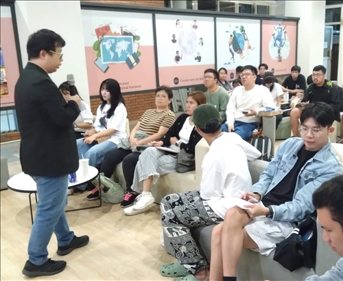 回答就業相關提問