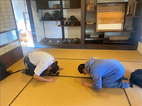 同學實際體驗日本禮儀