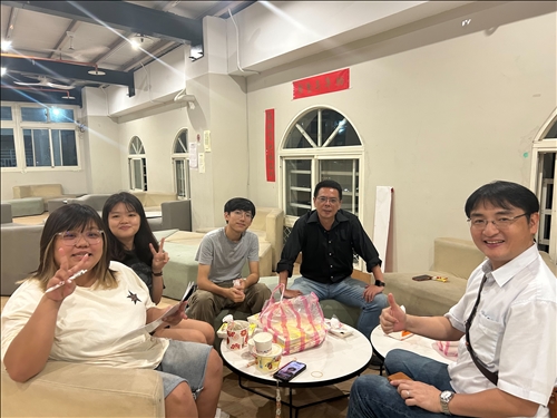 出席師生合照	照片說明：出席師生合照