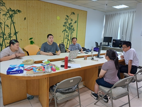 在講師說明操作過程並提出問題