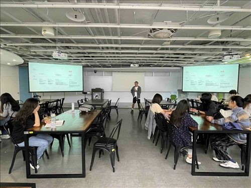 預建建築事業群品牌策略長游筆文設計師蒞校演講。