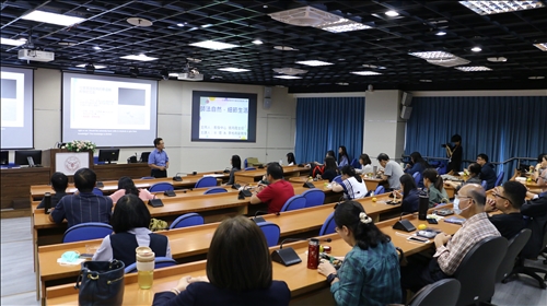 與會老師專注參與研習活動