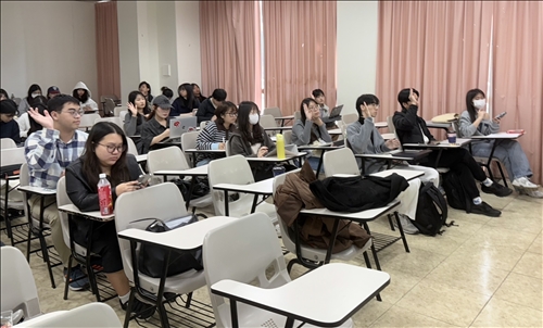 學生與講師互動