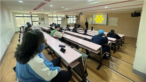 講者介紹自己的背景