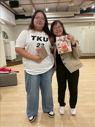 老師與同學交換禮物