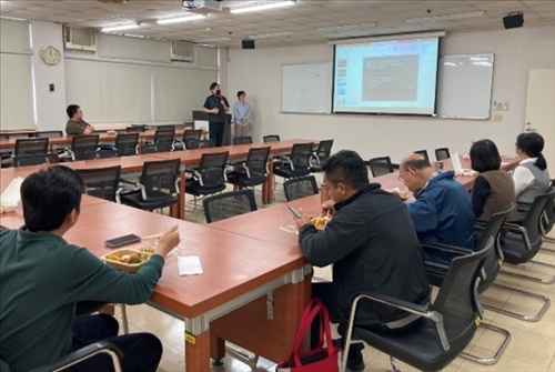 主持人馬述聖助理教授致詞