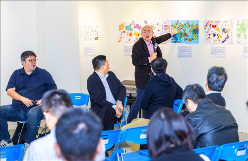 陳建甫老師進行課程分享