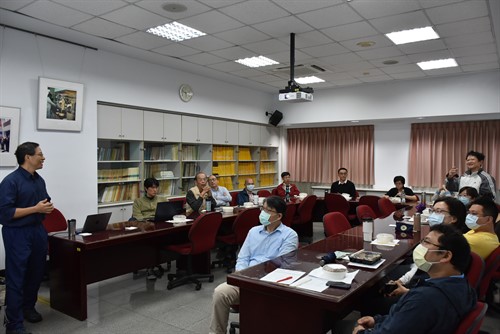 應用數學與數據科學學系楊定揮教授分享