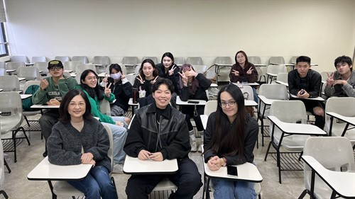 說明會與會者團體合照