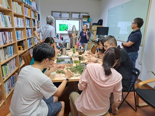 講師介紹花茶蒸餾萃取精露