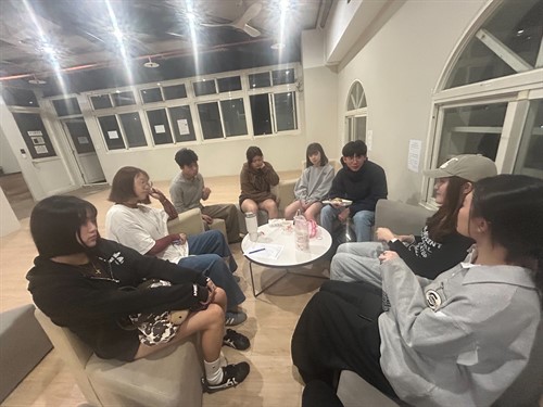 大一學生提問討論