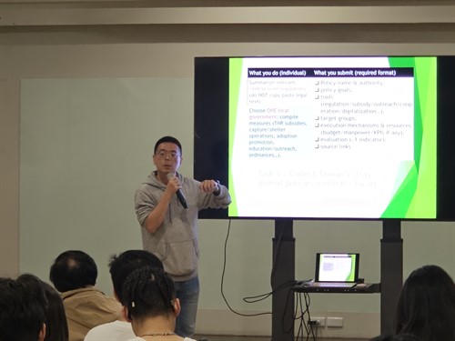 老師說明專題報告撰寫方向及注意事項