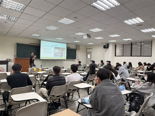 課程中同學聽講