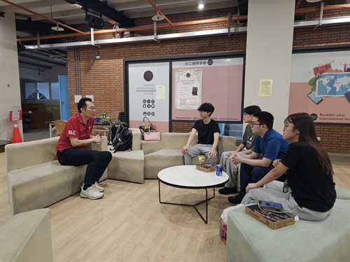 勉勵同學應該要有跨文化理解的能力
