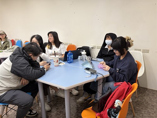 學生聽演講情況