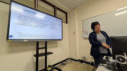 講者說明績效評估與資訊計量學的關係