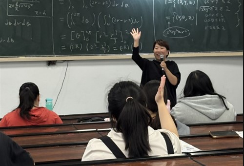 講者分享，邀請同學參與