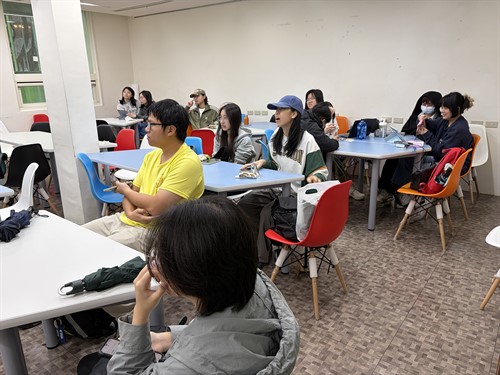 學生聽演講情況