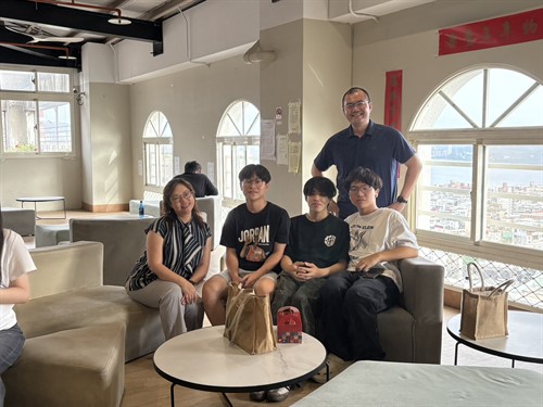 老師與同學們合照