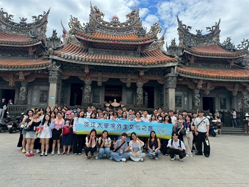 三峽老街清水祖師廟前 全體大合照
