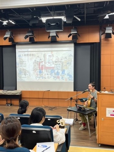 講師曾伯豪 為同學講解《十殿閻君歌》