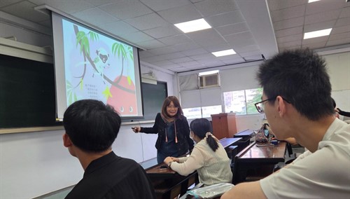 講者與學生進行互動