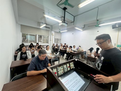 梁鴻栩助理教授說明評分標準