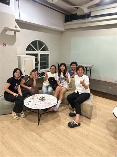 與輔導老師合影