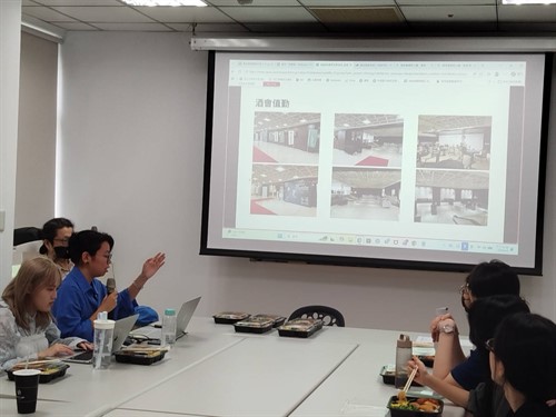 吳品瑤同學講述兩廳院場地空間