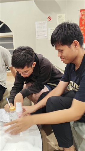 學生諮詢關於室友相處的問題