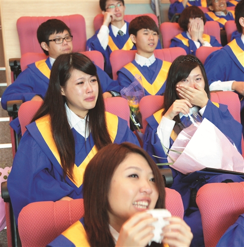 蘭陽畢典 離情依依 張校長勉:做成功的人