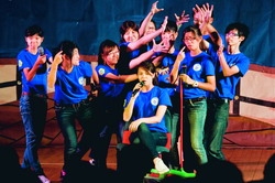 淡海同舟99社團負責人研習會以演出乘船出航的戲碼，傳承同舟精神，期待各社團都能發光發熱。（攝影�黃士航）