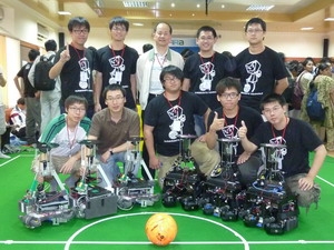 世界機器人足球賽 本校獲3金2銀3銅