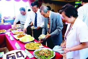 女聯會６６道美食 敬師