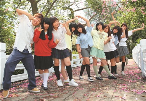 重溫青澀滋味 制服大會師比美