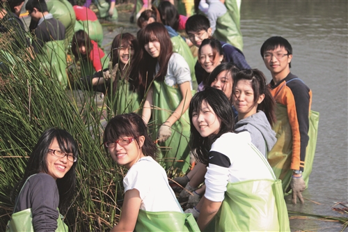 260生關渡著青蛙裝